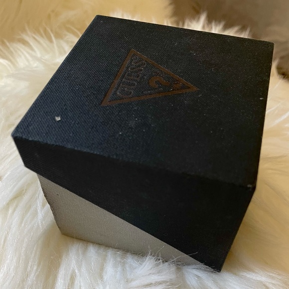 Silver Guess crystal watch - used - Picture 8 of 8